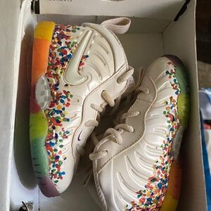 Nike Kids Cream Multicolor Sneakers little posite pro size 6c